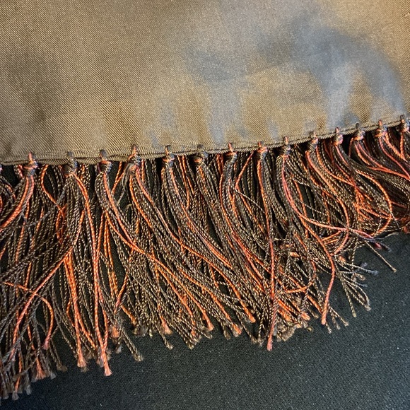 Vintage Scarf by CISCO 100% Silk Brown With Red Design Tassles Reversable NWT - Picture 7 of 8